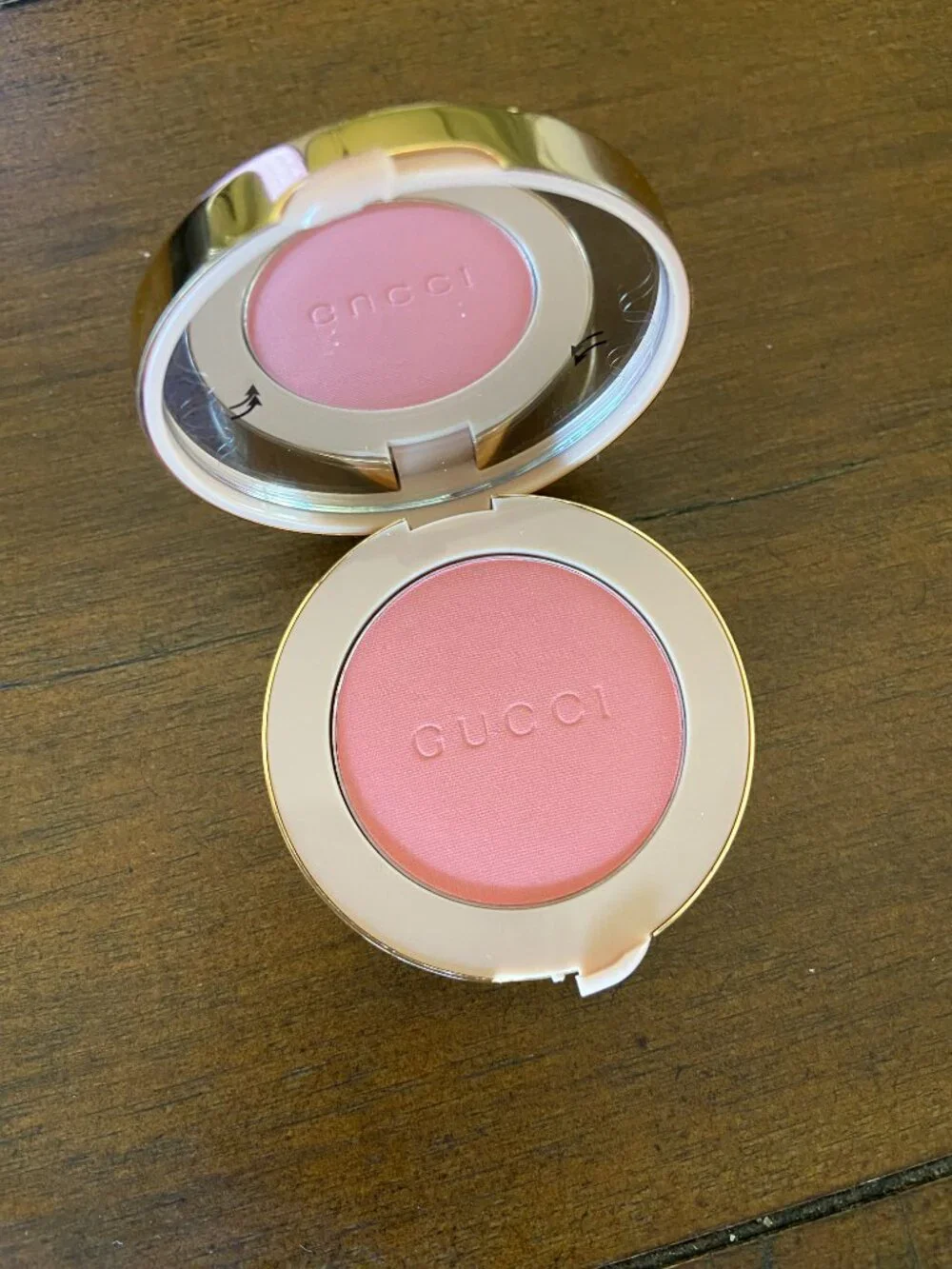Gucci Blush de Beauté Luminous Matte Powder Blush 5.5g
